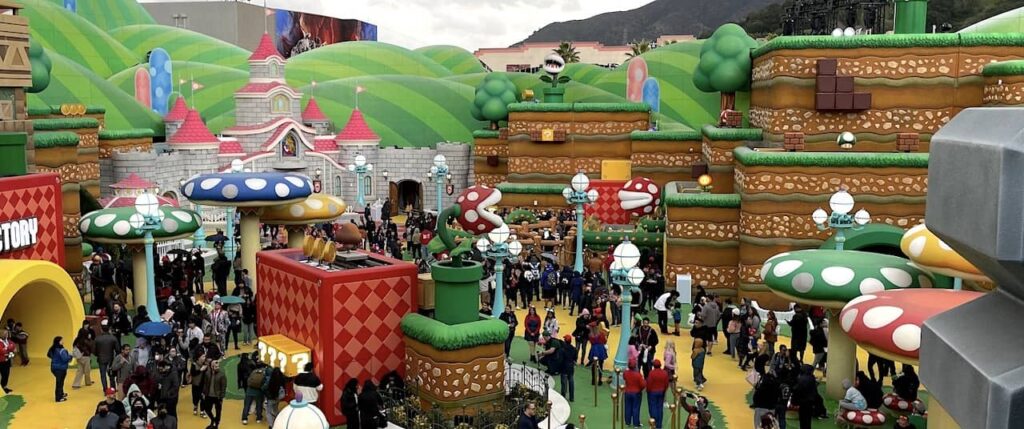 Crowds Slam Super Nintendo World for Passholder Preview