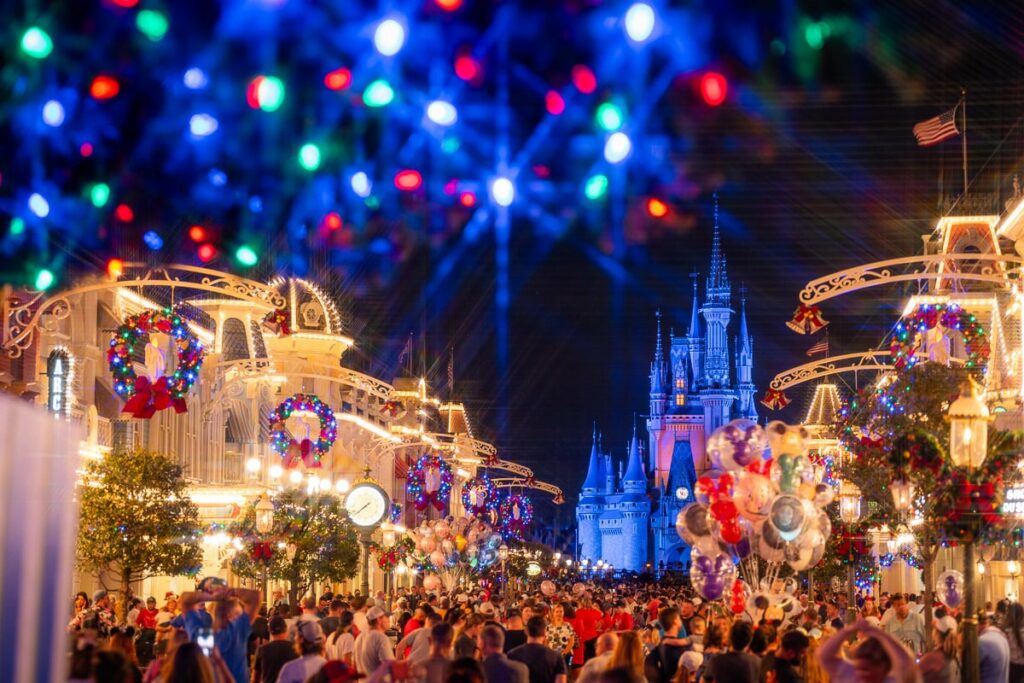 Best & Worst Weeks to Visit Disney World in 2025 & 2026