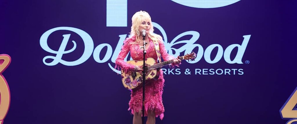 Dolly Parton returns to public for Dollywood's anniversary