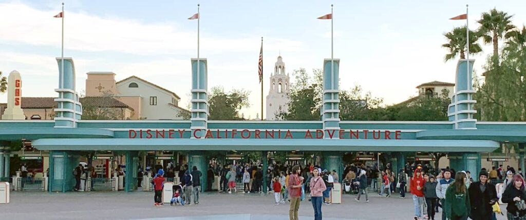 Anaheim considering new gondola system to Disneyland