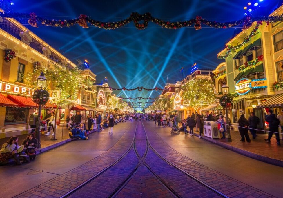 Best & Worst Weeks to Visit Disneyland in 2025, 2026 & 2027