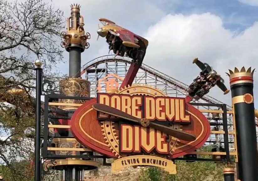 Dare Devil Dive Flying Machines at Six Flags Fiesta Texas