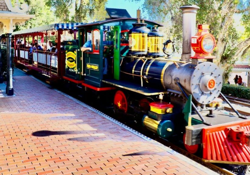 Disneyland Railroad 2022 Complete Ride Experience in 4K | Disneyland