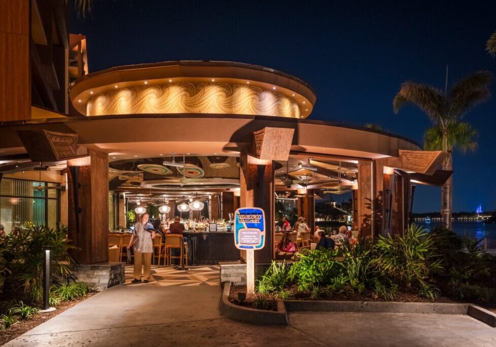 Fan-Favorite Wailulu Lounge at Poly's Island Tower Refurbishment From Now to June 2026