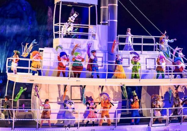 Fantasmic! Returns to Walt Disney World