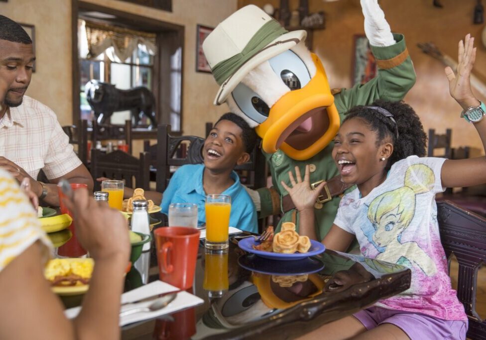 Walt Disney World Dining Plan Donald and Family