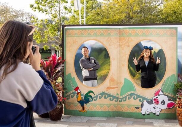 How to take pictures in a theme park, the nice way