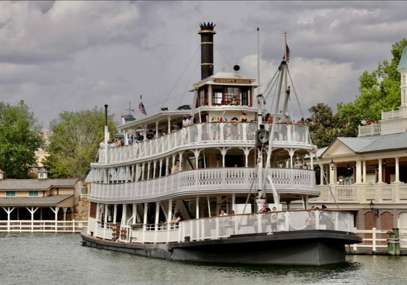 Magic Kingdom Liberty Square Riverboat Ride - Filmed in 4K