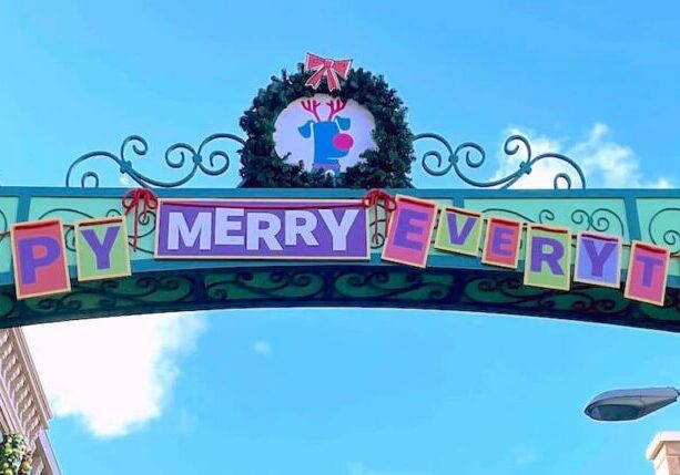 Merry Christmas from Theme Park Insider