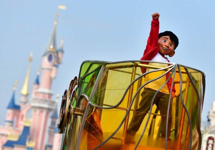 [NEW] "Dream… and Shine Brighter!" - FULL SHOW - Disneyland