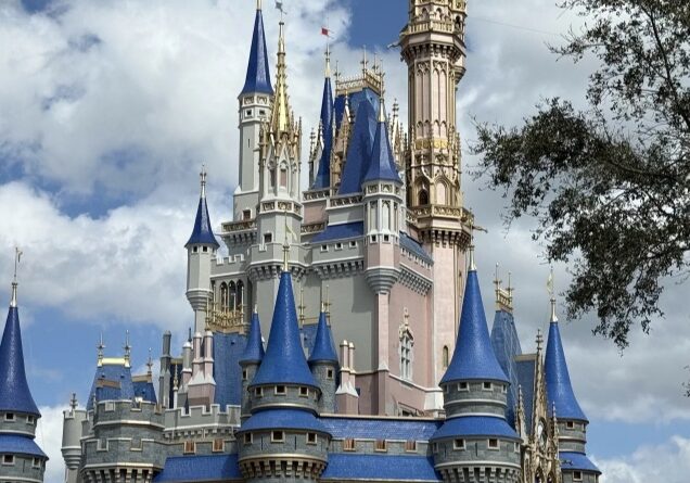 New Cinderella Castle Repaint Pictures!