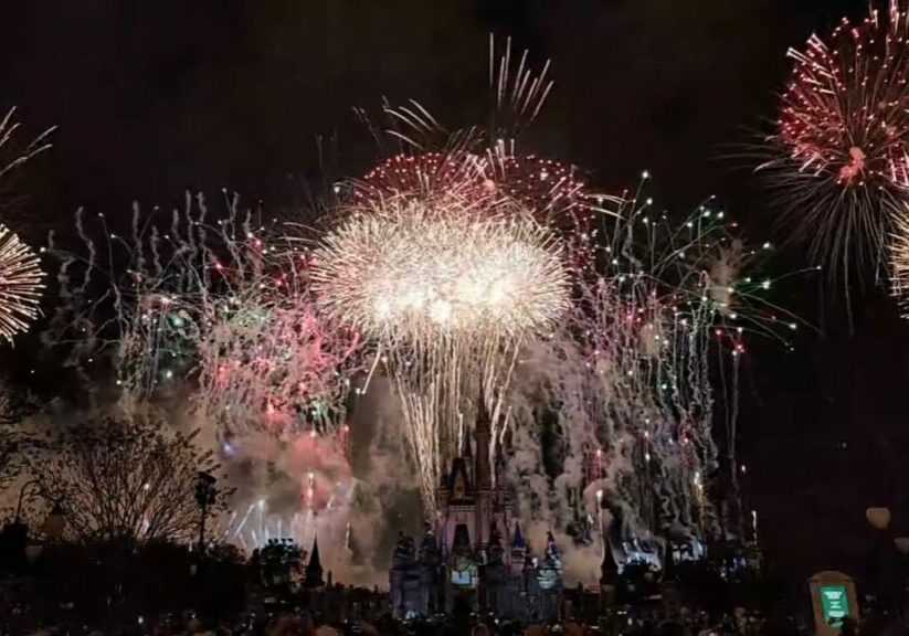 New Years Eve Fireworks at Magic Kingdom 2022-2023 - Walt