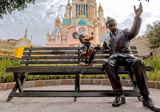 New statue honors Walt's inspiration for Disneyland