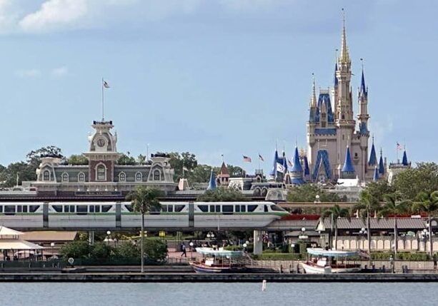 Walt Disney World President announces retirement